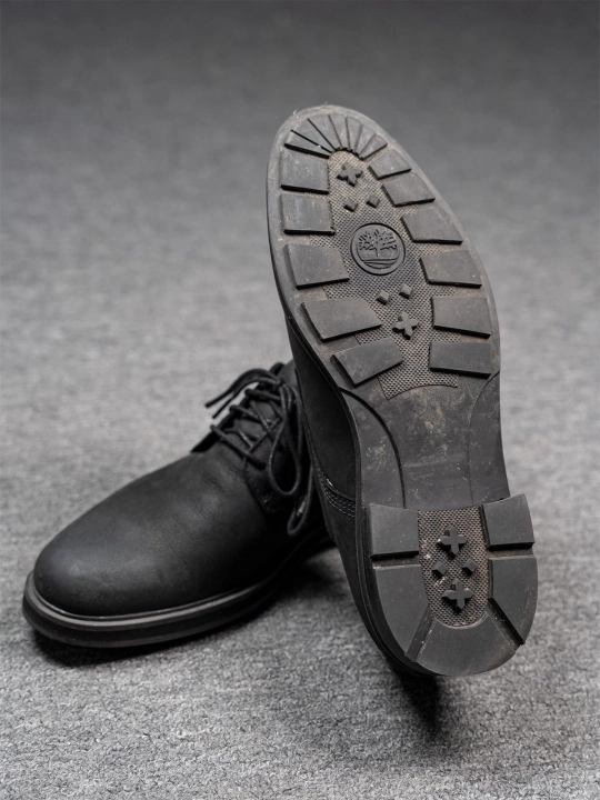 Czarne nubukowe derby Timberland r. 41