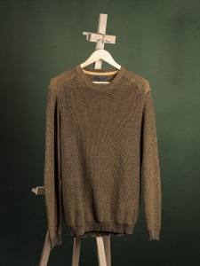 Maison Cinqcent złoty melanżowy fakturowany sweter round-neck r. L