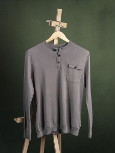 Cottonfield szary sweter męski henley z kieszonką r. S