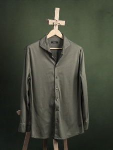 Desoto oliwkowa męska koszula dzianinowa z kołnierzem włoskim r. 43