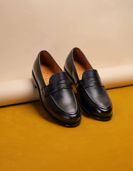 DCxClue_loafer_czern_1.png