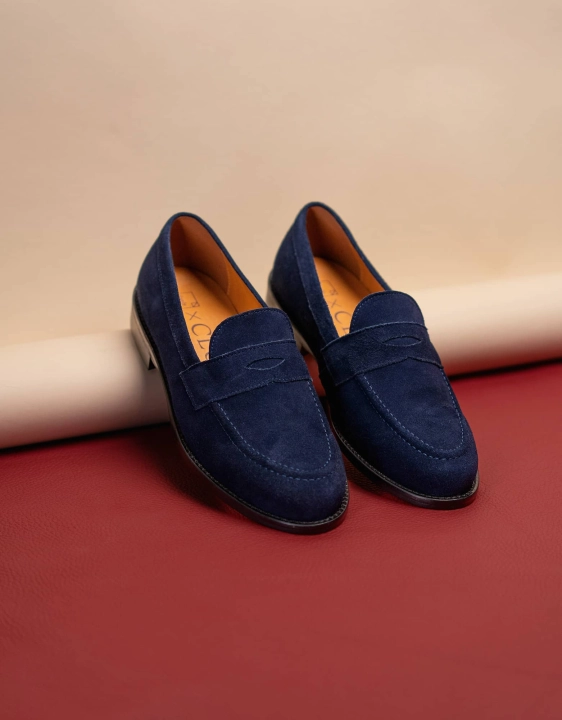 DCxClue_loafer_granat_1.png